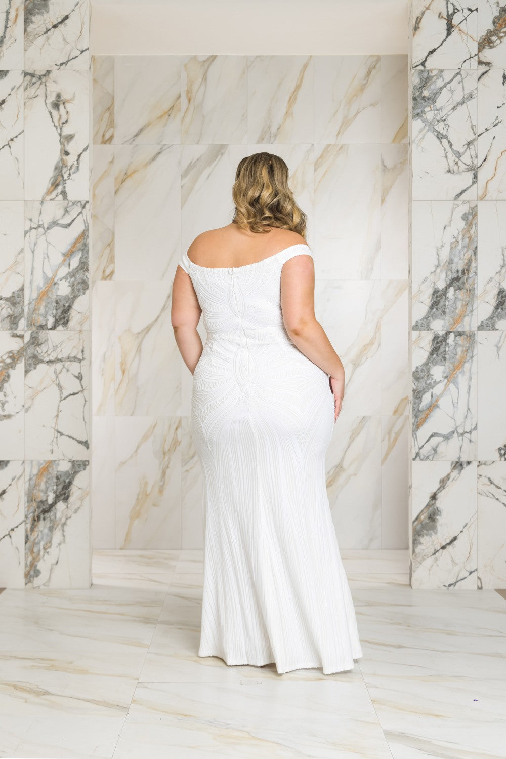 Robe blanche extensible à sequins