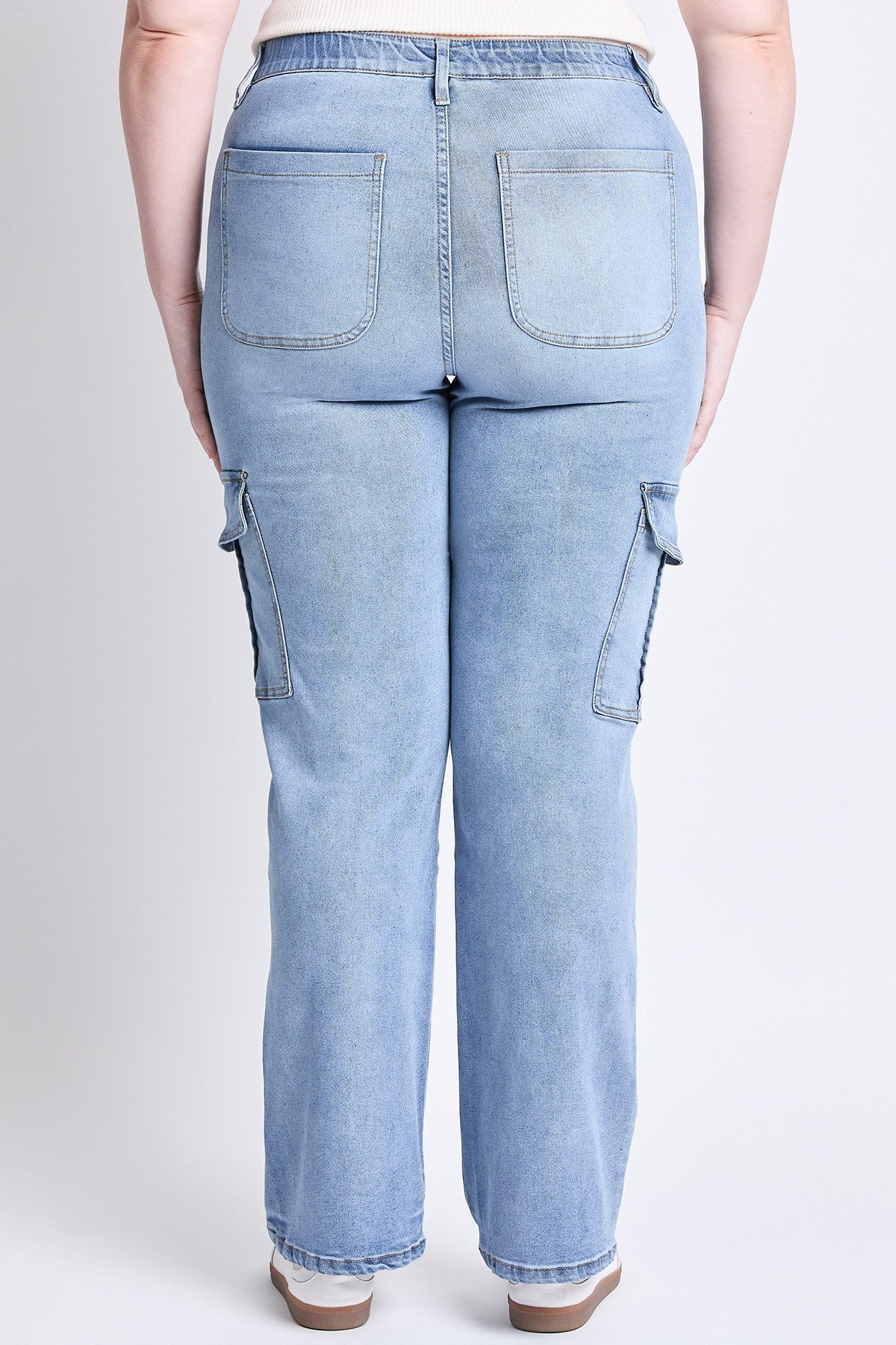 Jean cargo à jambe droite