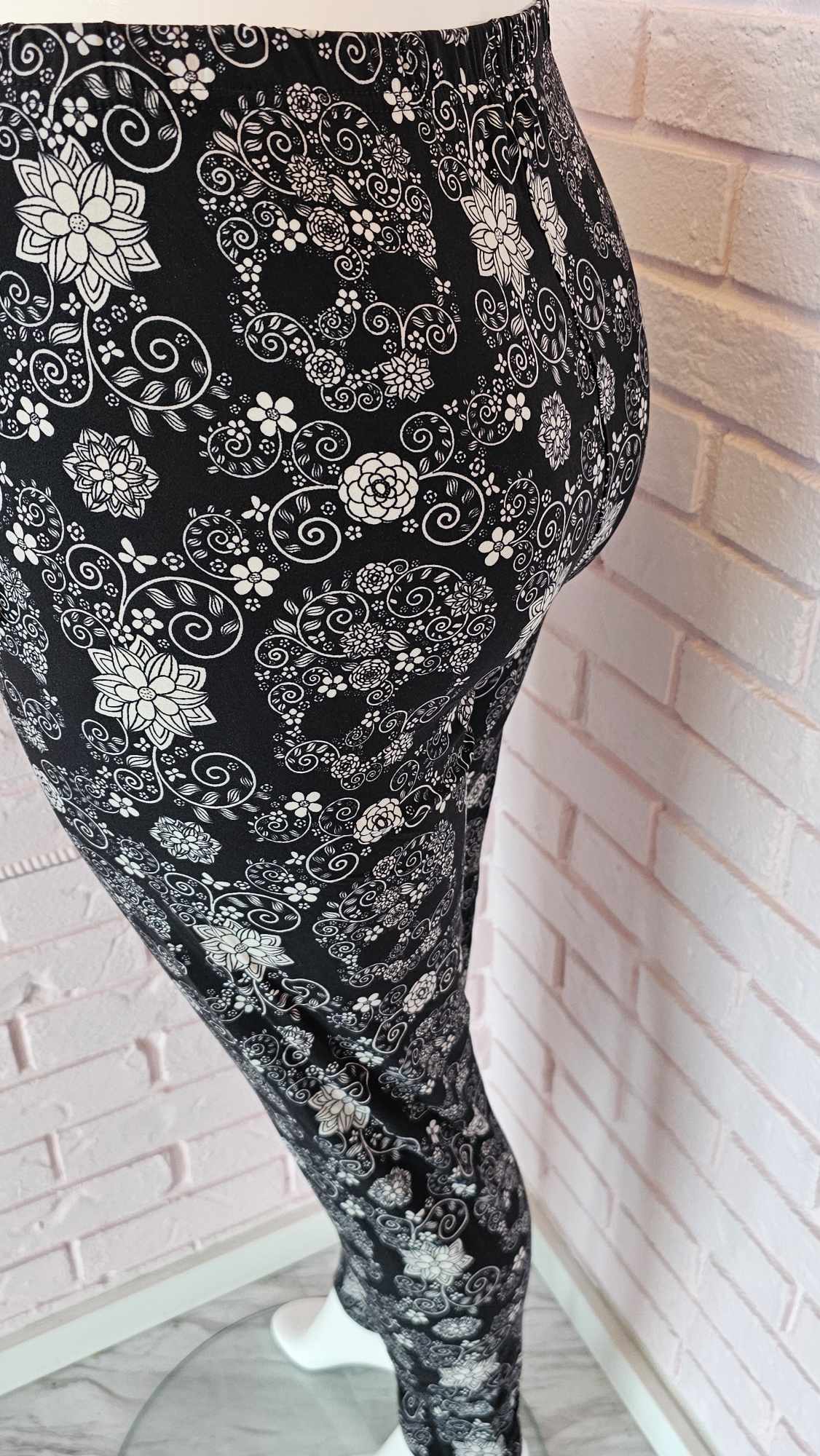 Floral legging with skulls #8