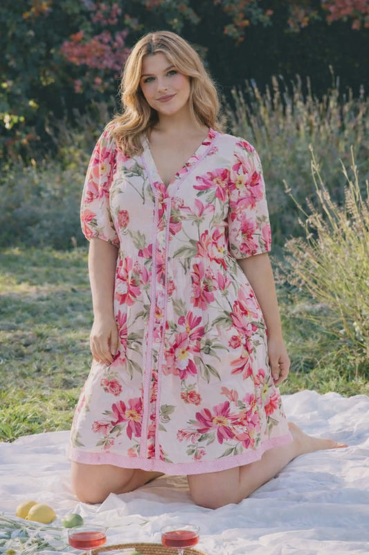 Robe babydoll rosée de printemps