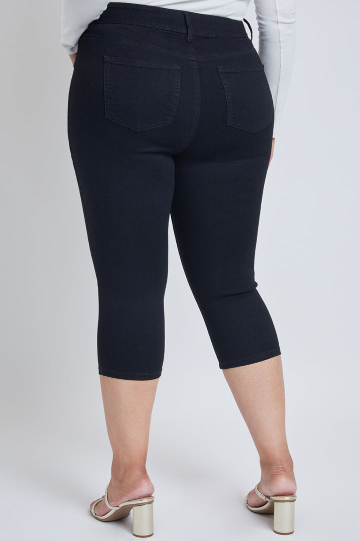 Capri en jean noir à 2 boutons