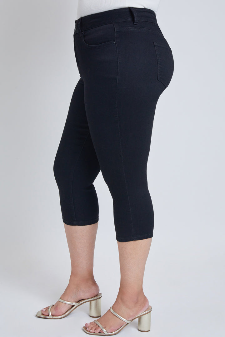 Capri en jean noir à 2 boutons