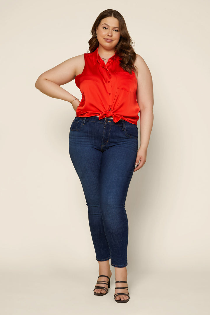 Blouse satinée sans manche (rouge)