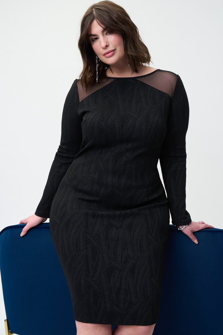 Robe à épaules transparentes