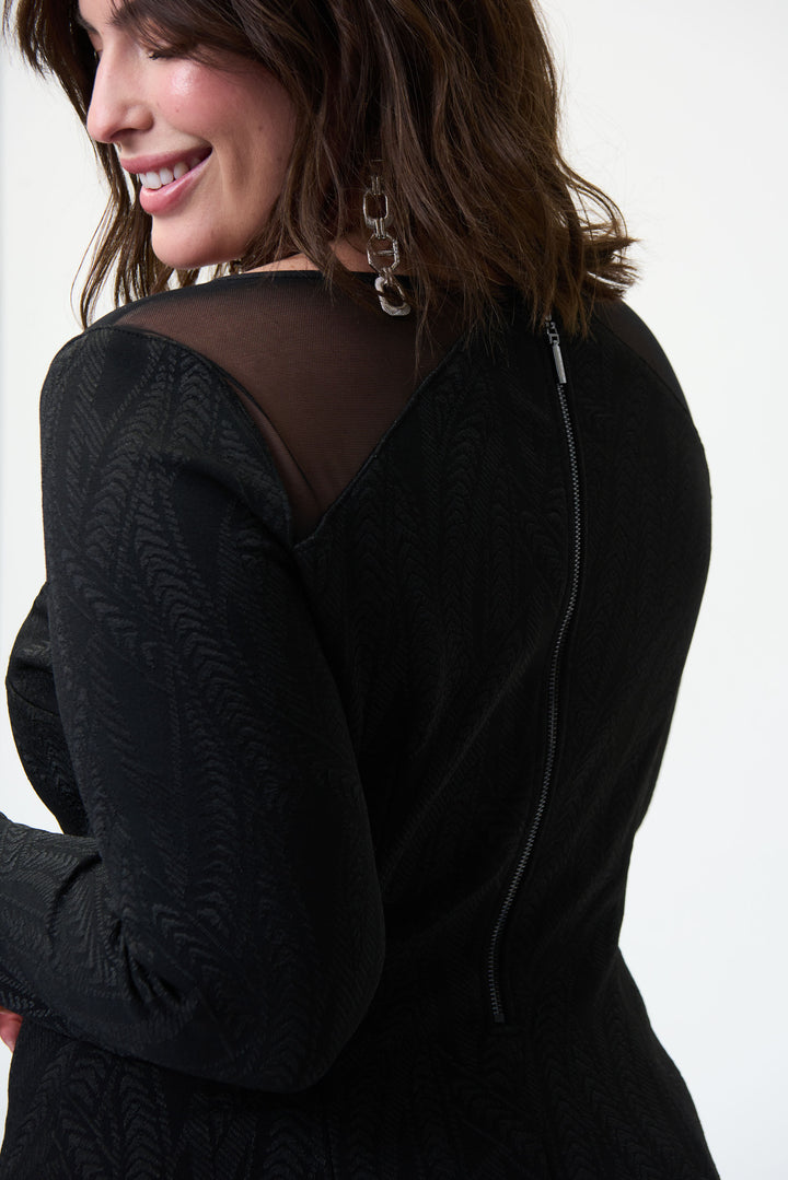 Robe à épaules transparentes