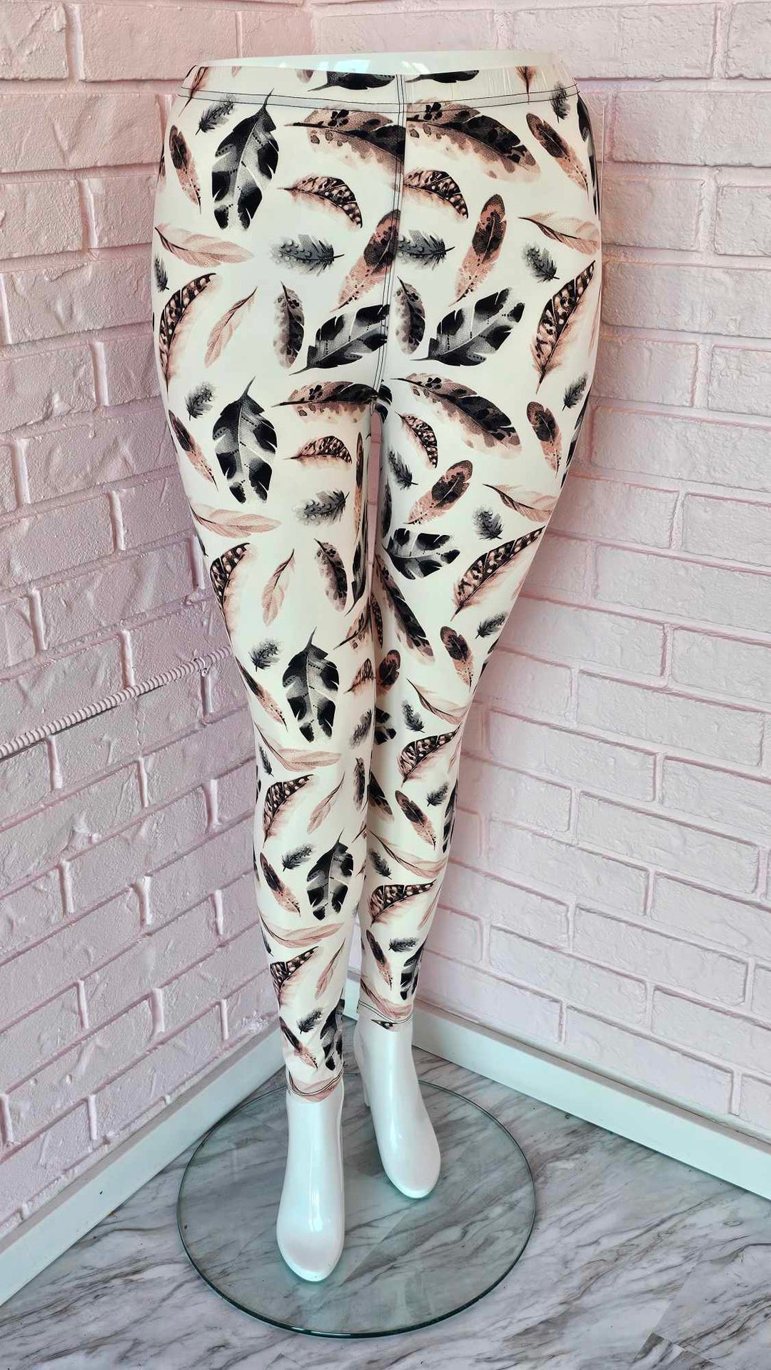 Feathered leggings (size 14-20)