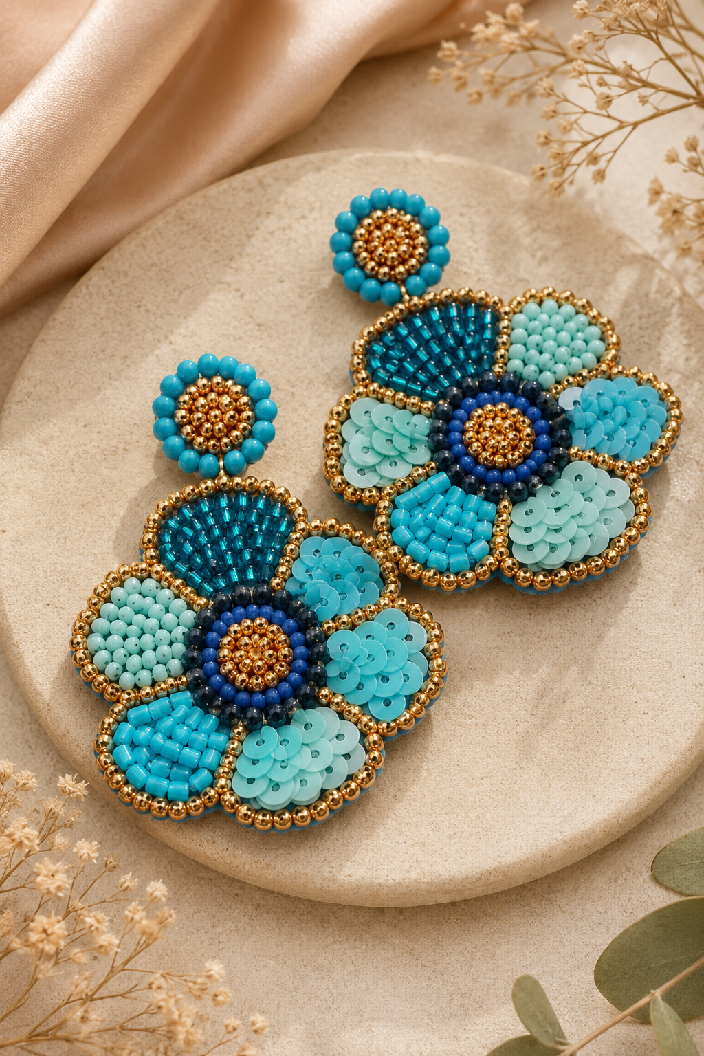 Boucles d’oreilles fleurs perlées turquoise