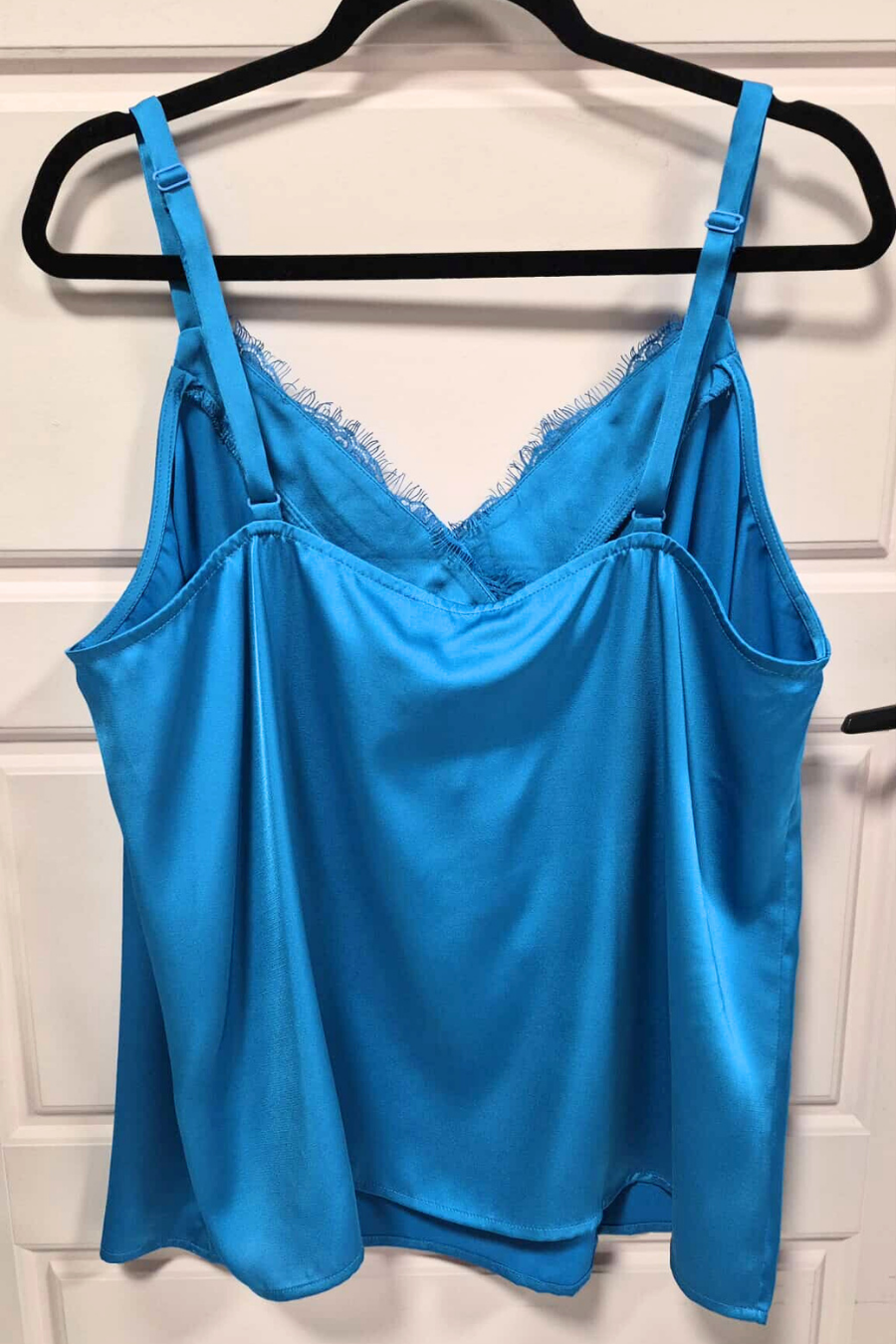 Camisole en satin avec dentelle (bleu turquoise)