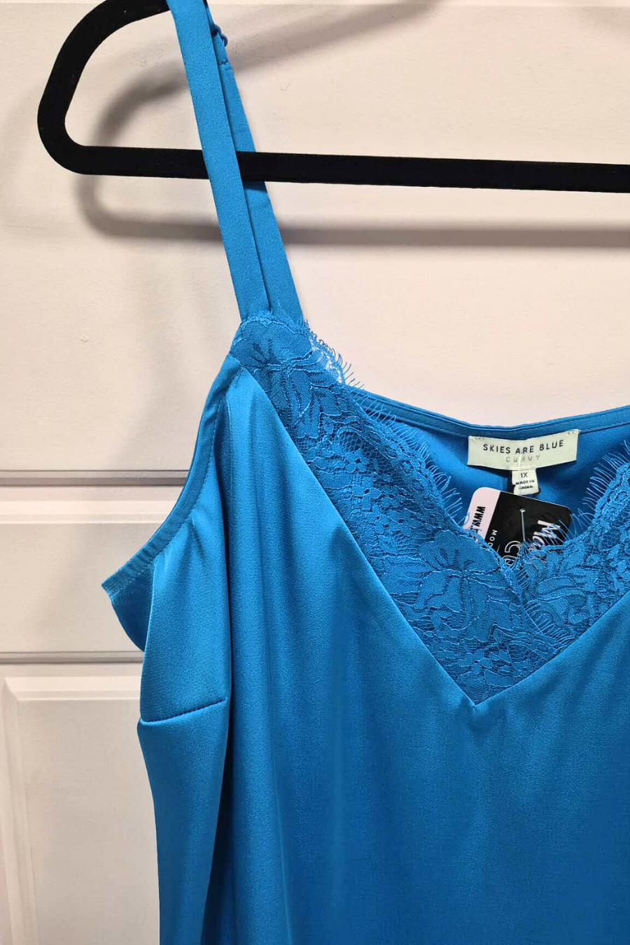 Camisole en satin avec dentelle (bleu turquoise)