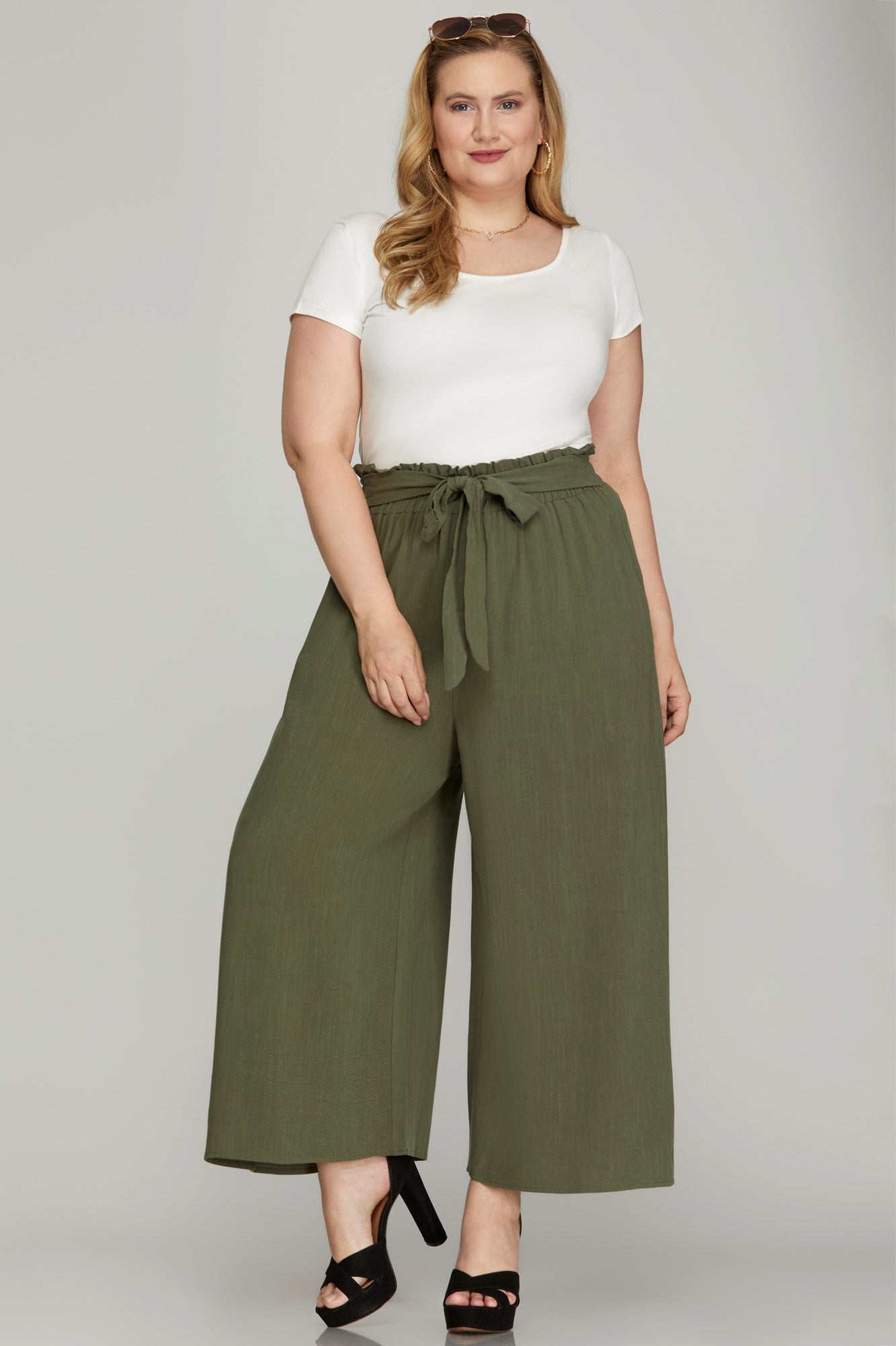 Palazzo pants with a belt (olive)