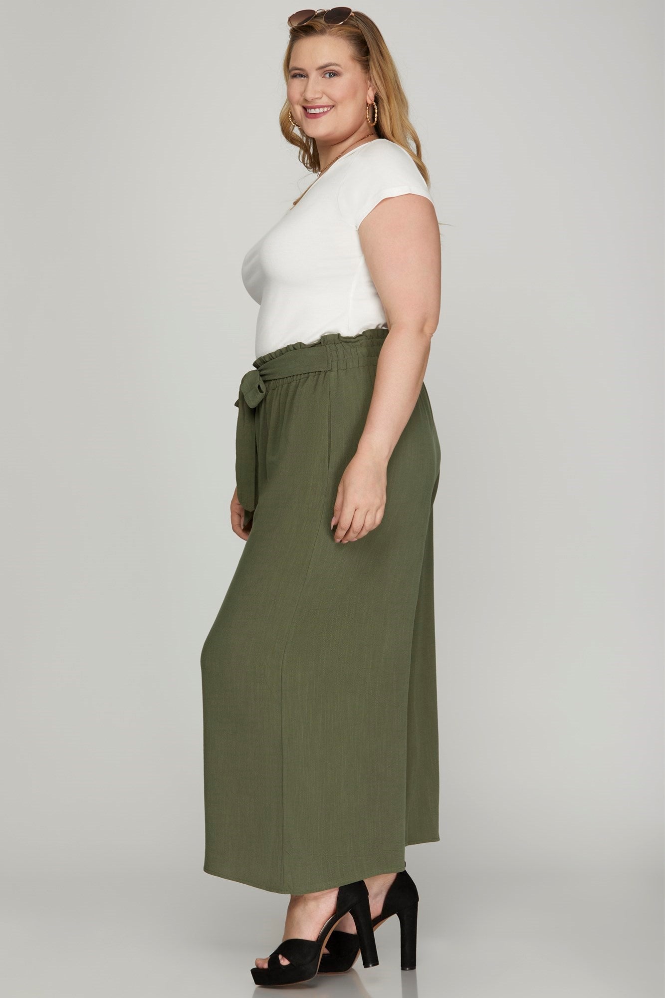 Palazzo pants with a belt (olive)