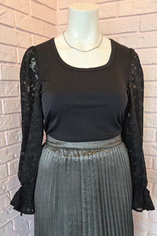 Blouse Cassie avec manches en dentelle (noir)