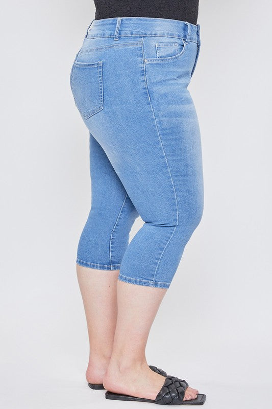 Capri en jean bleu pâle à 2 boutons