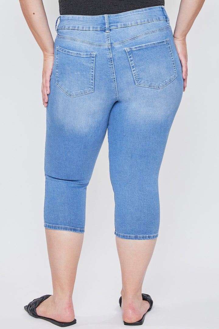 Capri en jean bleu pâle à 2 boutons