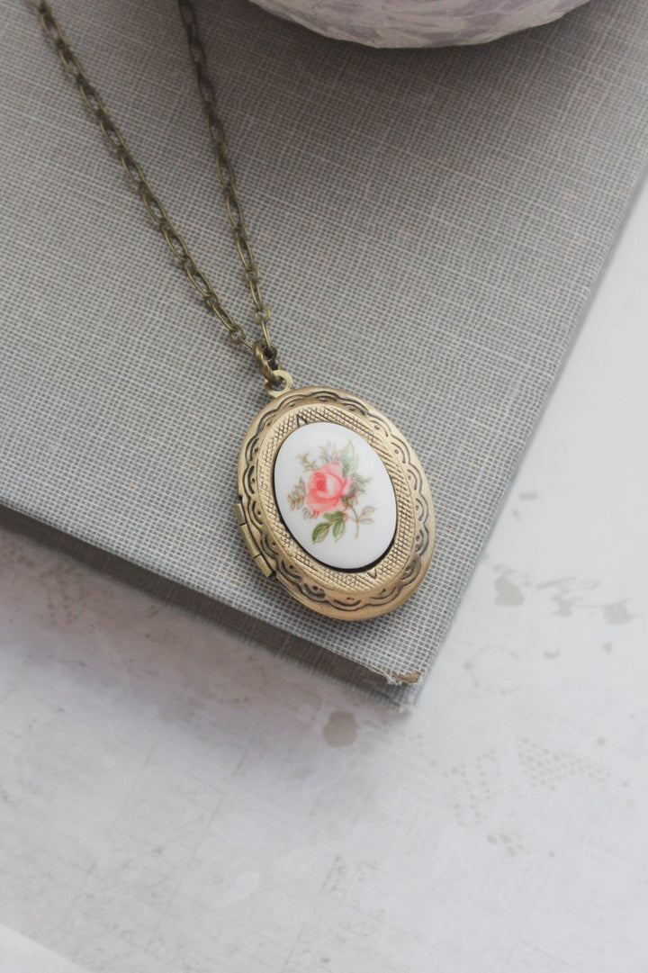Collier médaillon vintage à la rose (20 pouces)
