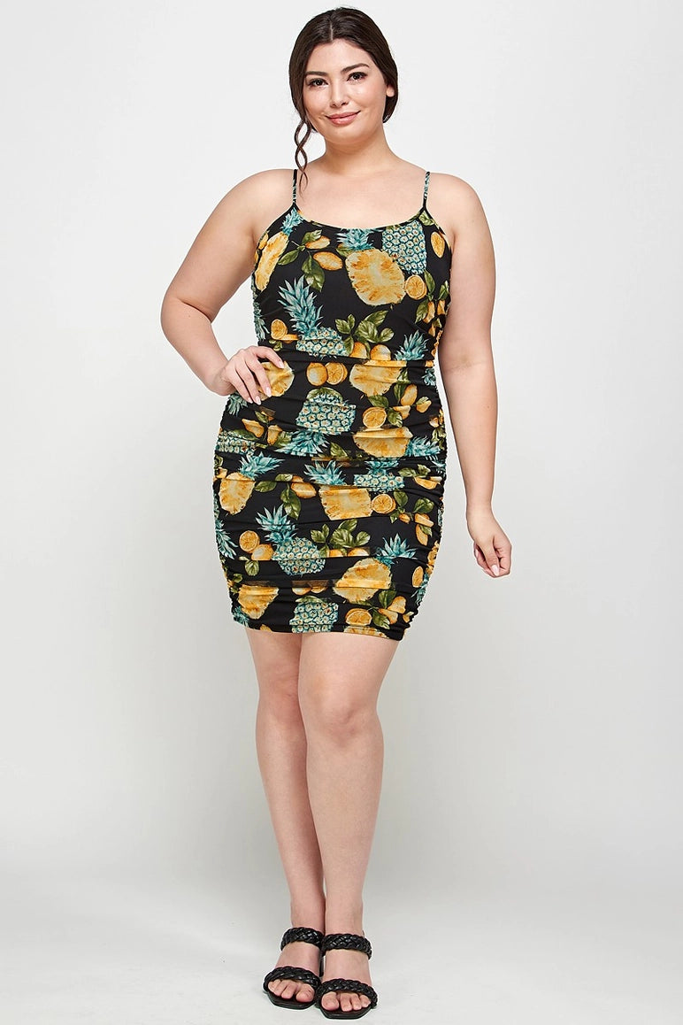 Robe camisole froncée imprimé fruits