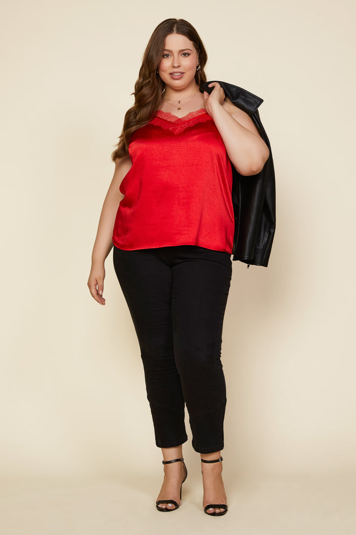 Camisole en satin avec encolure en dentelle