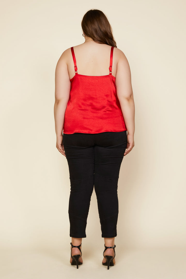 Camisole en satin avec encolure en dentelle
