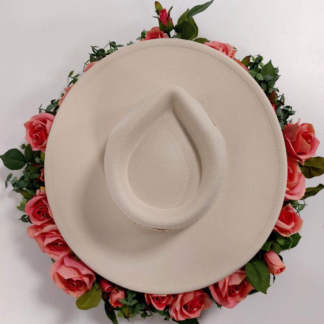 Amber hat